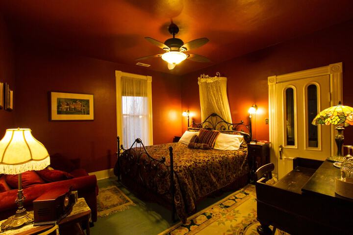 Room 19 of 41