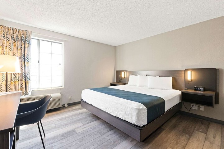 Room 20 of 37