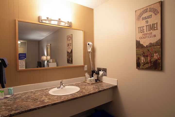 EasyStay Inn & Suites Fernie