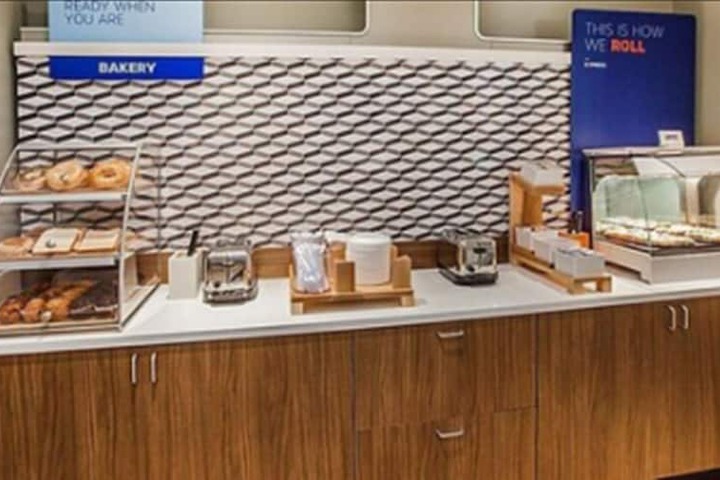 Holiday Inn Express Minneapolis West Plymouth by IHG