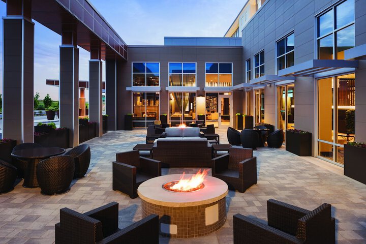 Hotel Exterior 53 of 53