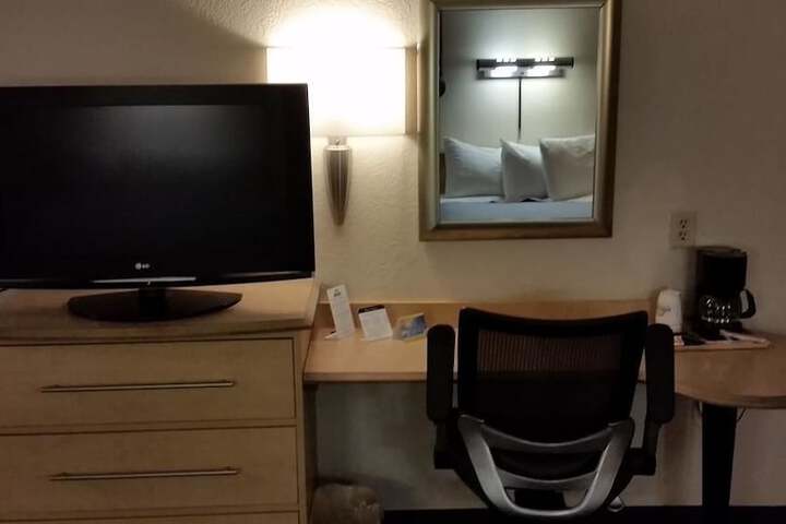 Room 12 of 33