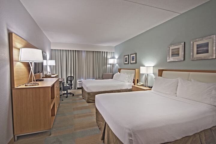Room 42 of 93