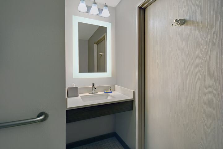 Room 21 of 46