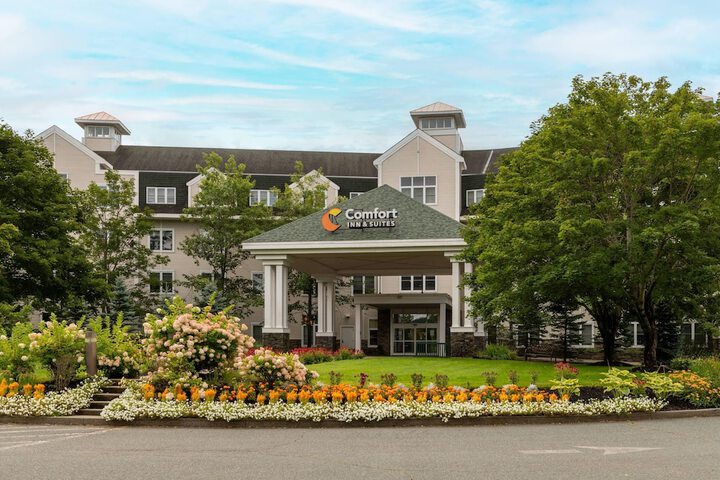 Comfort Inn & Suites Near Burke Mountain