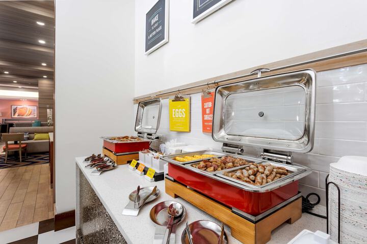 Breakfast/Coffee Service 125 of 146