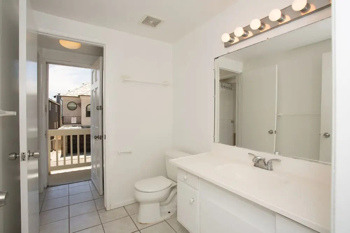 3612 Seashore Drive Abru 4 Bedroom Duplex