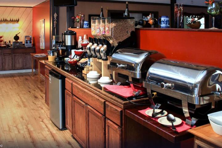 Breakfast/Coffee Service 20 of 23