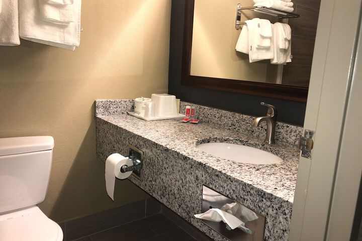 Room 11 of 18