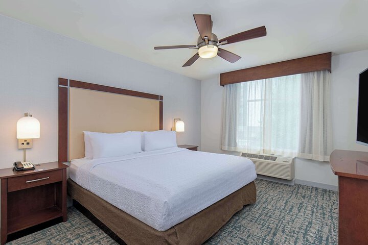 Room 17 of 46