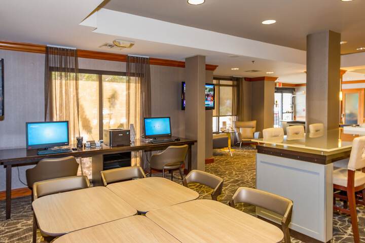 Hotel Interior 10 of 32