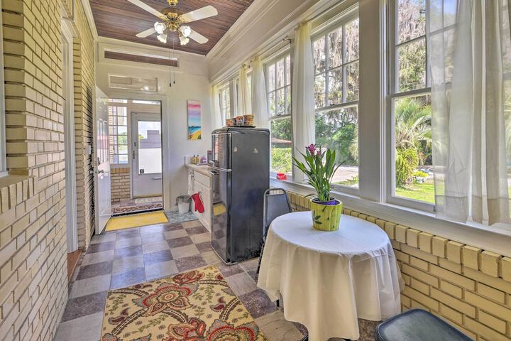 Historic Crescent City Studio - Lakefront w / Dock!