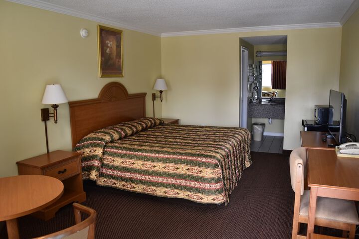 Room 11 of 27