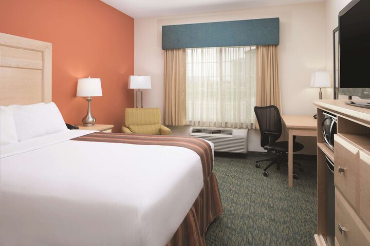 Room 32 of 52