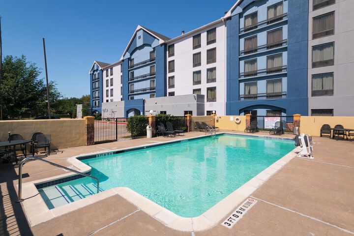Pool 8 of 37