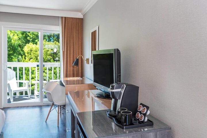 UpValley Inn & Hot Springs Napa Valley an Ascend Collection Hotel