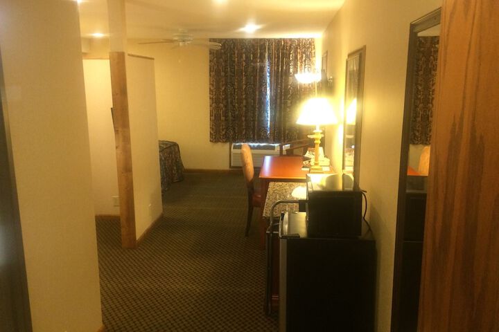 Room 28 of 43