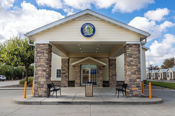 Cobblestone Inn & Suites – Big Lake