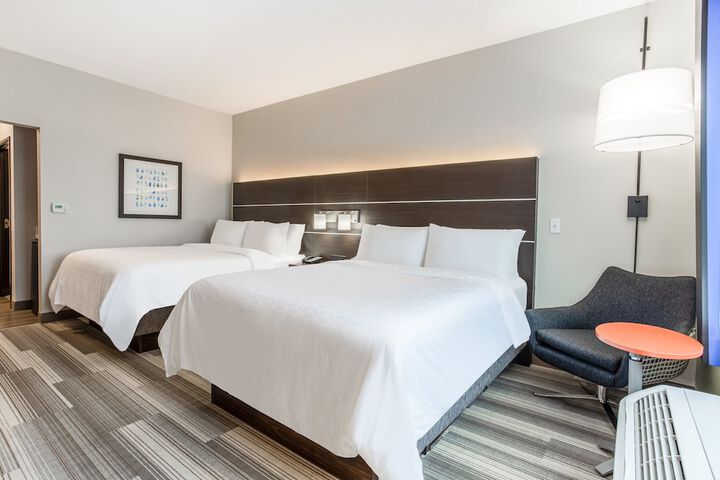 Room 32 of 48