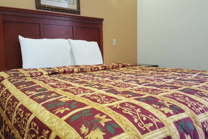 Room 30 of 33