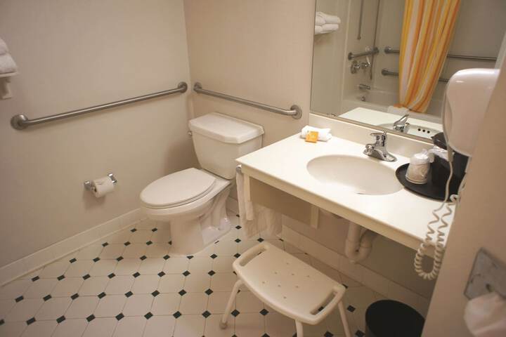 Room 40 of 53