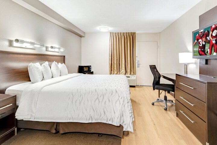 Room 17 of 28