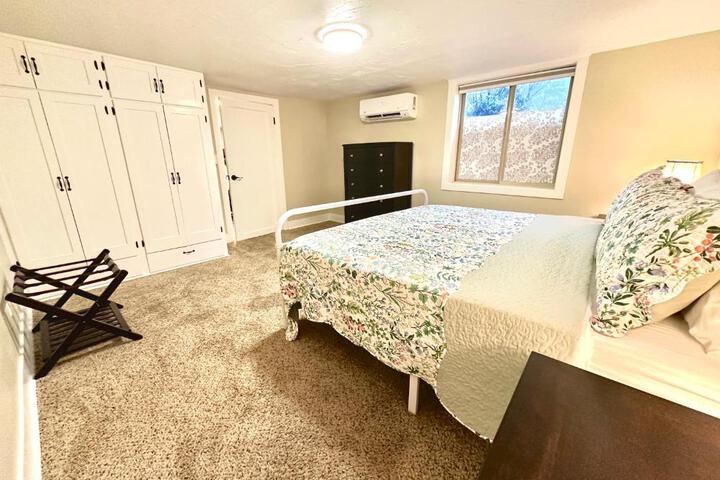 State Street Cottage Suite 1