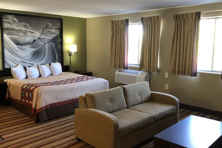 Super 8 by Wyndham S Jordan / Sandy/Slc Area
