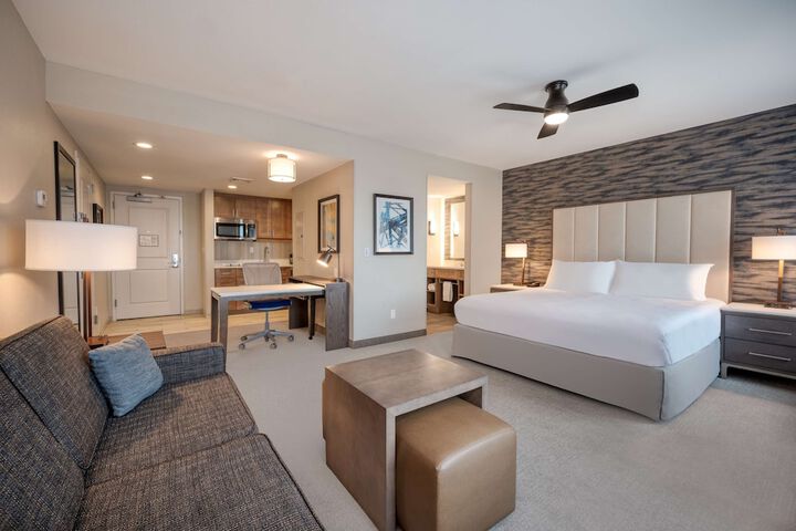 Room 15 of 37