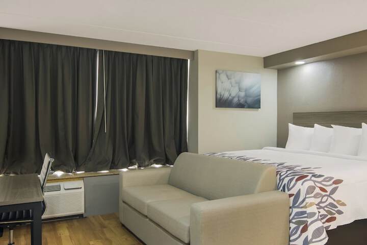Room 18 of 36