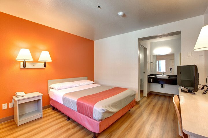 Room 34 of 45