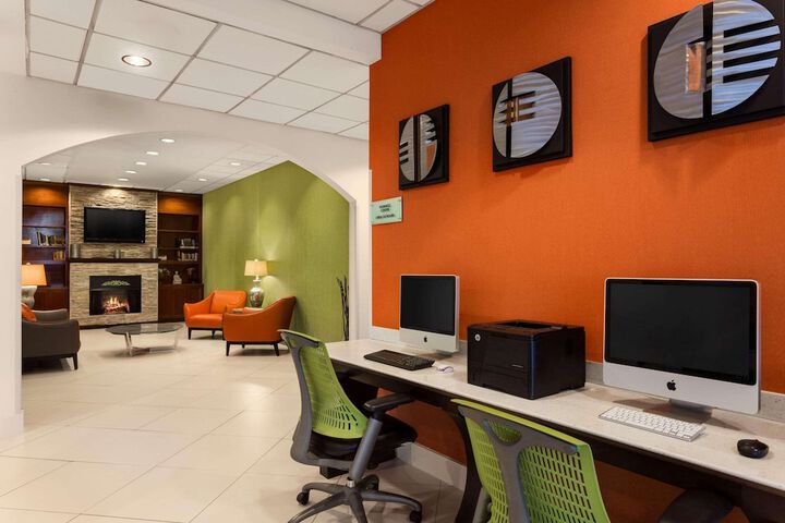 Business Center 49 of 49