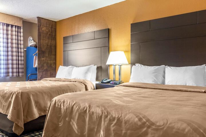 Room 10 of 27