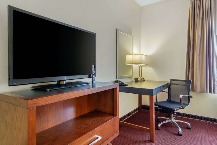 Room 14 of 33