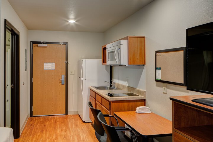 Room 27 of 32