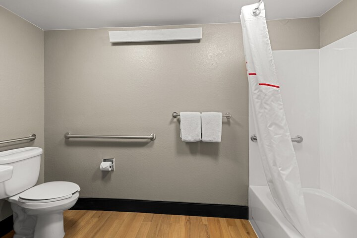 Room 18 of 37