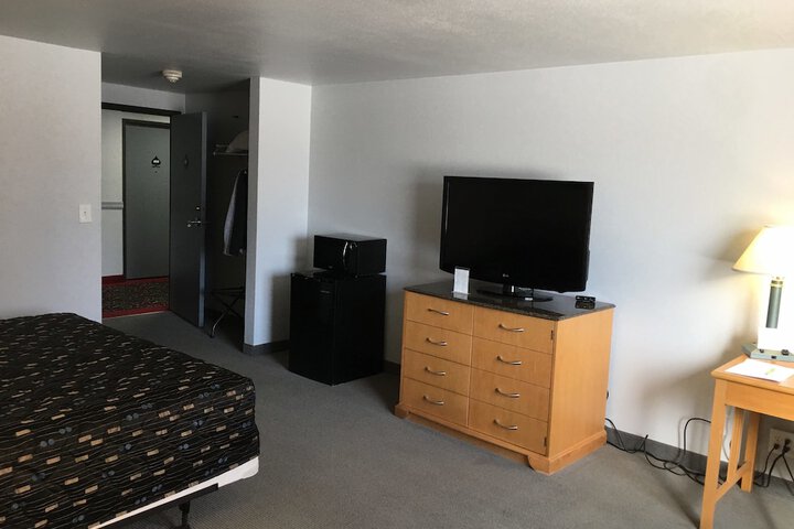 Room 16 of 33