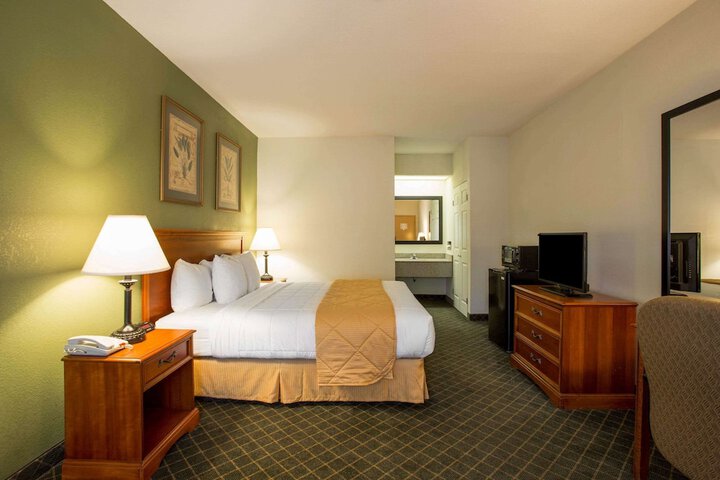 Room 31 of 49
