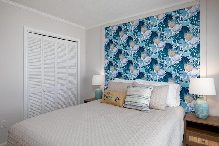 Embrace Oceanfront Elegance: Book Your Stay at Sunrise Oasis