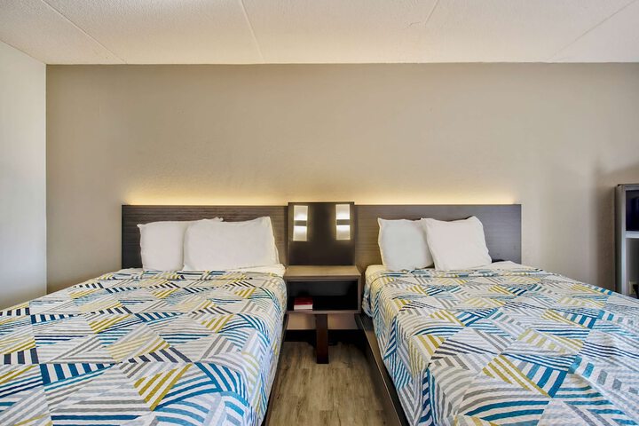 Room 14 of 25