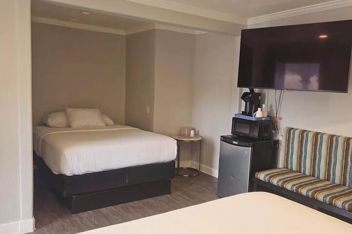 Room 21 of 35