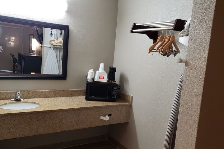 Room 18 of 29
