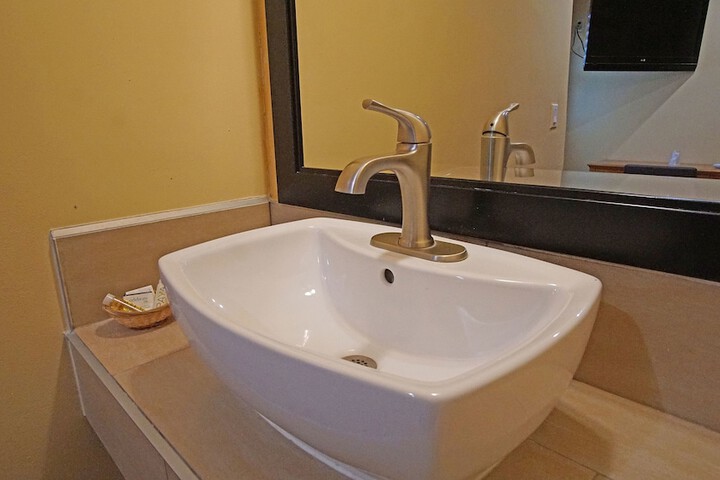 Room 10 of 29