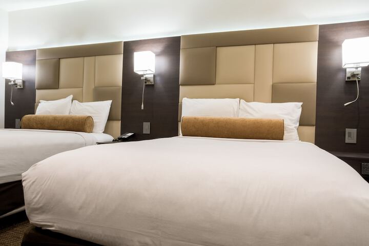 Room 17 of 44