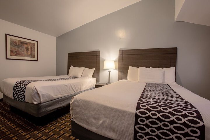 Room 9 of 29