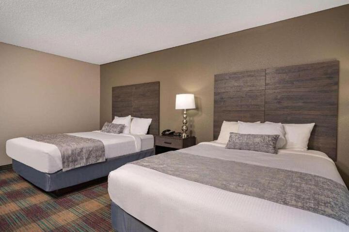 Baymont Inn Baldwin