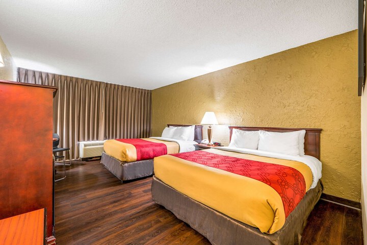 Room 8 of 19