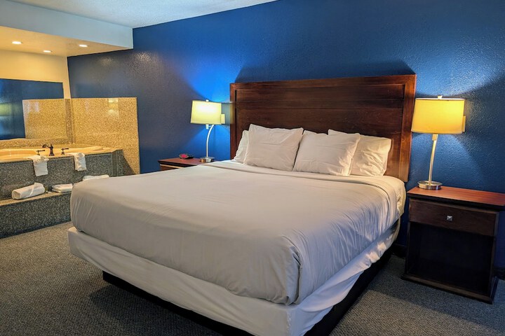 Room 34 of 48