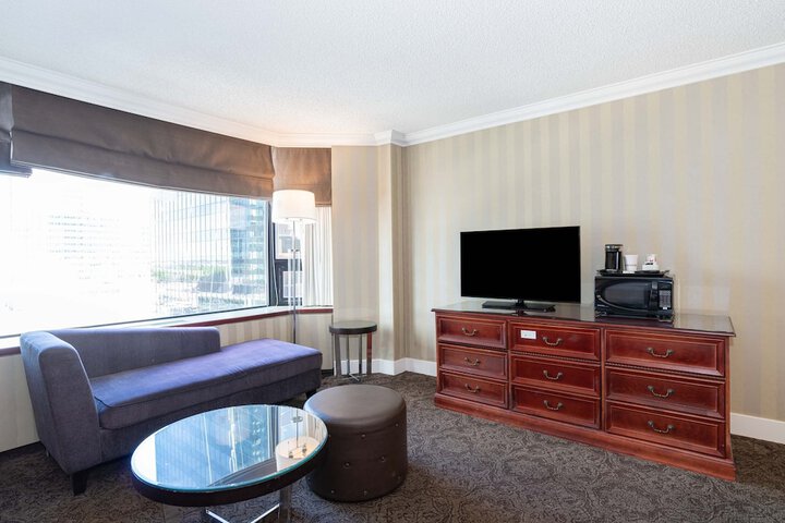 Sandman Signature Edmonton Downtown Hotel