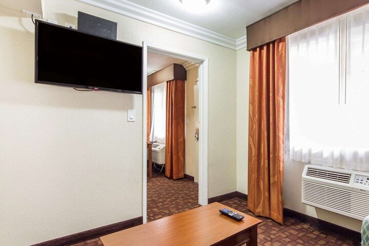 Room 18 of 36